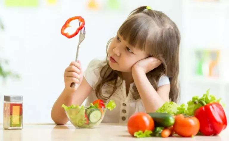 تغذیه مفید برای سلامت و رشد کودکان